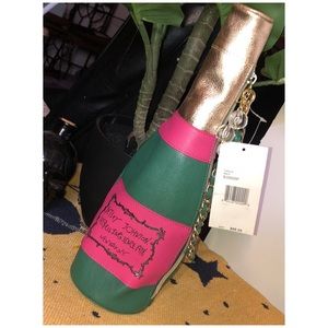 Betsy Johnson Wine Bag
